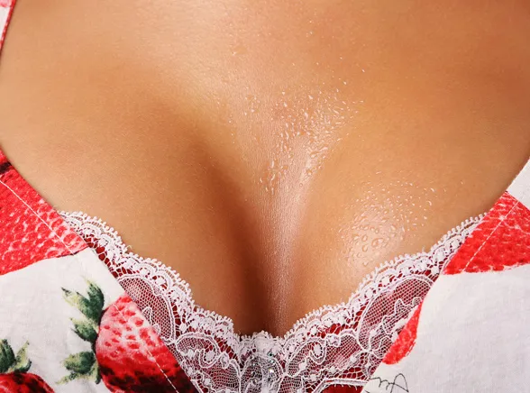 Zobacz, jak mężczyźni czytają z piersi