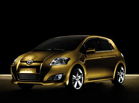Toyota buduje ekologicznego aurisa