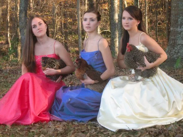 fr_caty_awkwardphot_241016a_838540.jpg