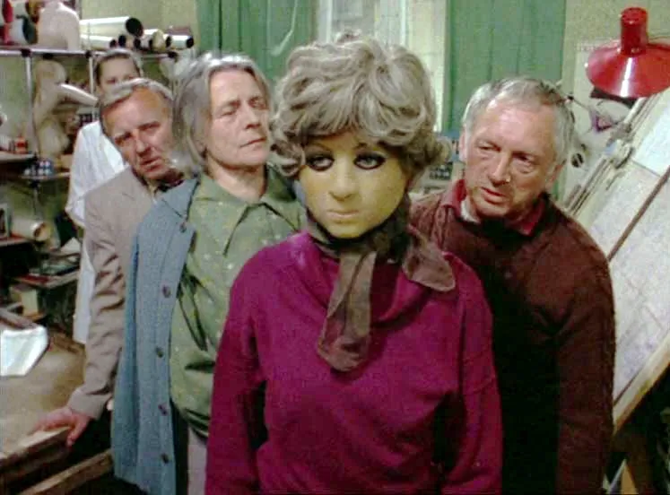 Wyręka w czasach kryzysu - pierwszy robot kolejkowy Ewa 1  quot;Alternatywy 4 quot;