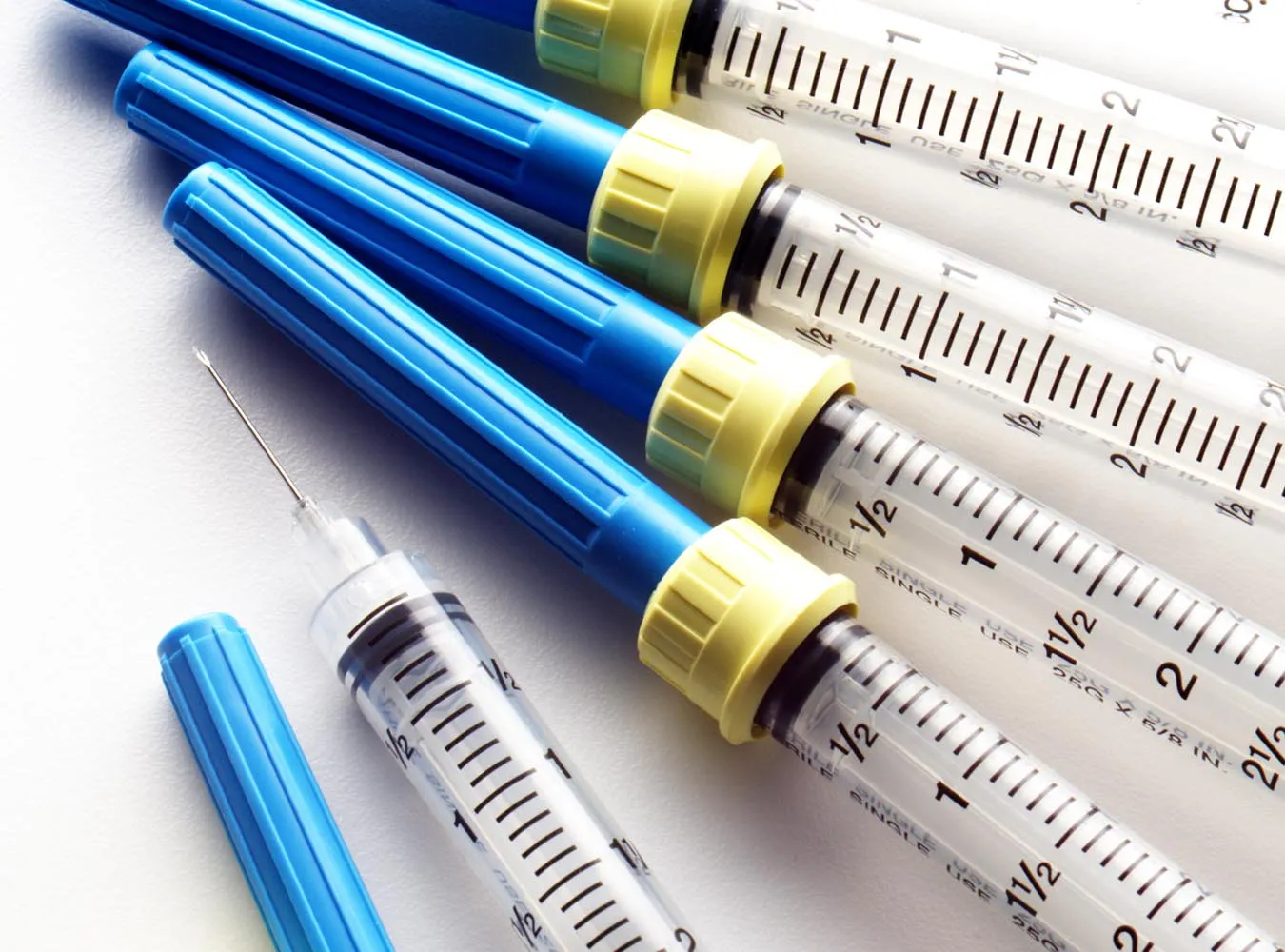 Szpitale kłują niesterylnymi igłami