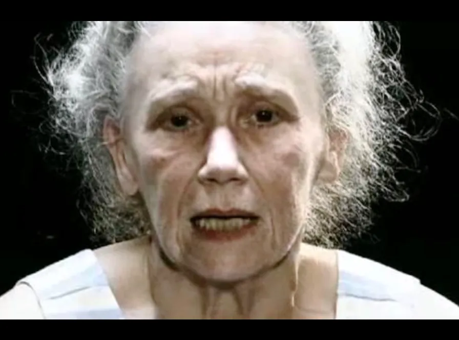 Pornogwiazda promuje nowe Massive Attack