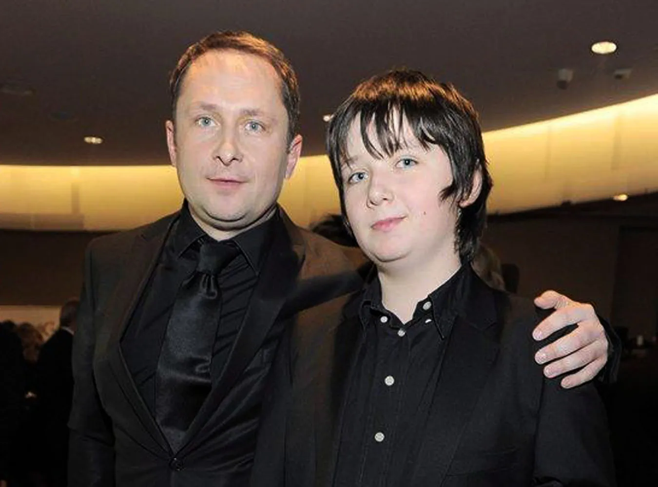 Durczok wprowadza syna na salony