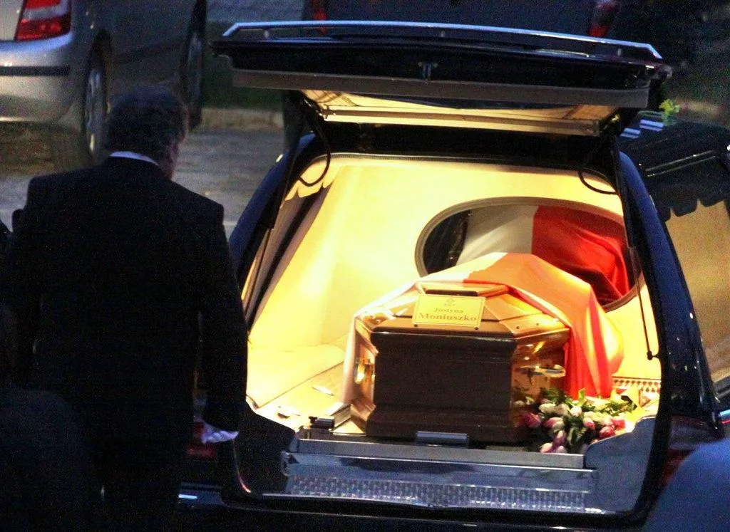 Premier o stewardessie: Nasza córeczka!