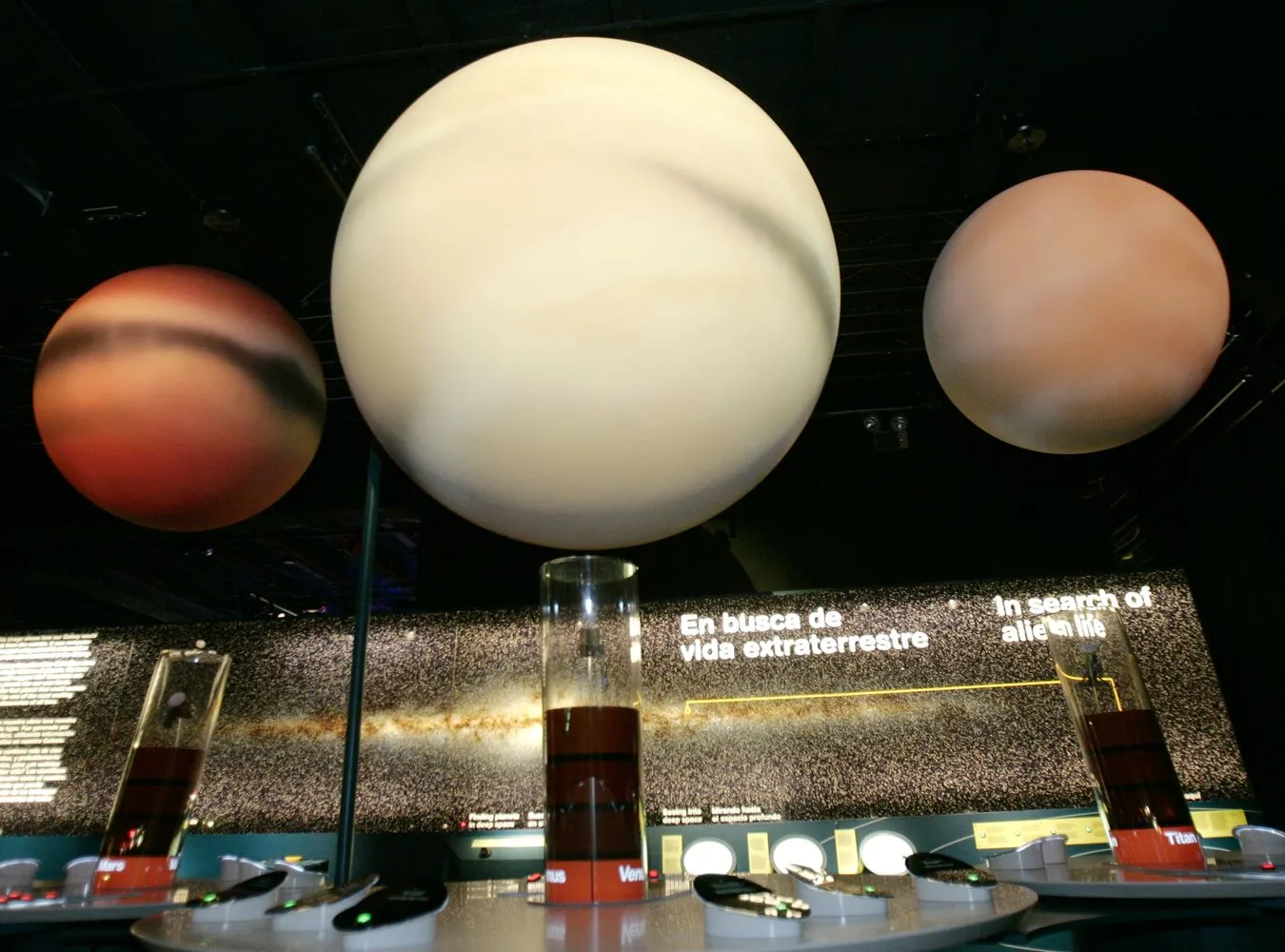 Kontakt z Obcymi grozi katastrofą