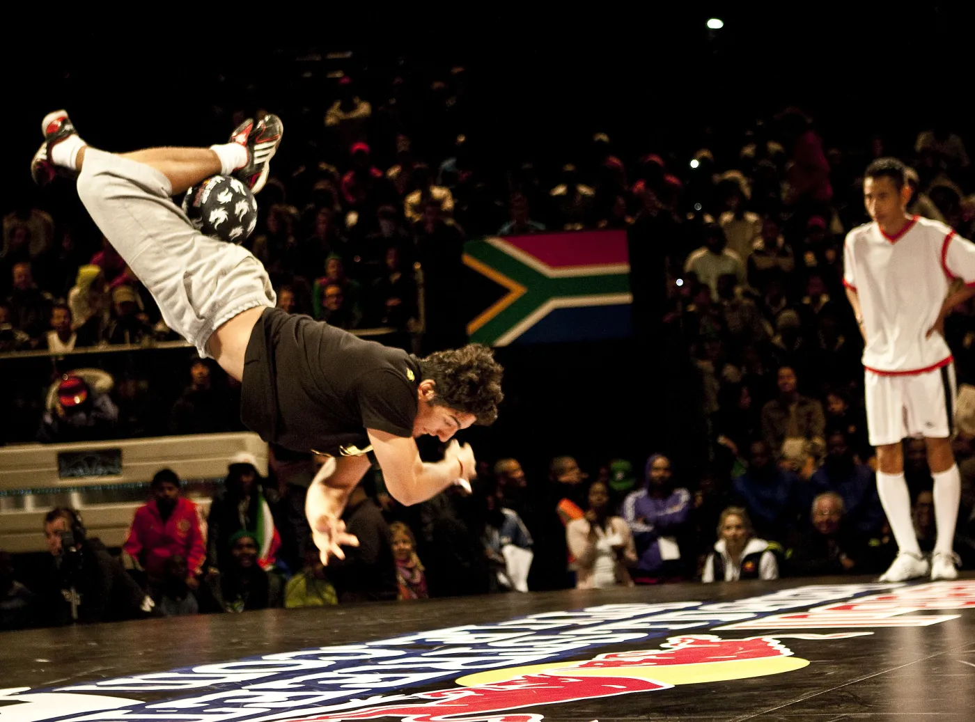 Polak i cuda z piłką! Messi tak nie potrafi