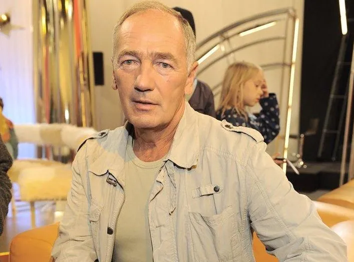 Karol Strasburger chce na urlop