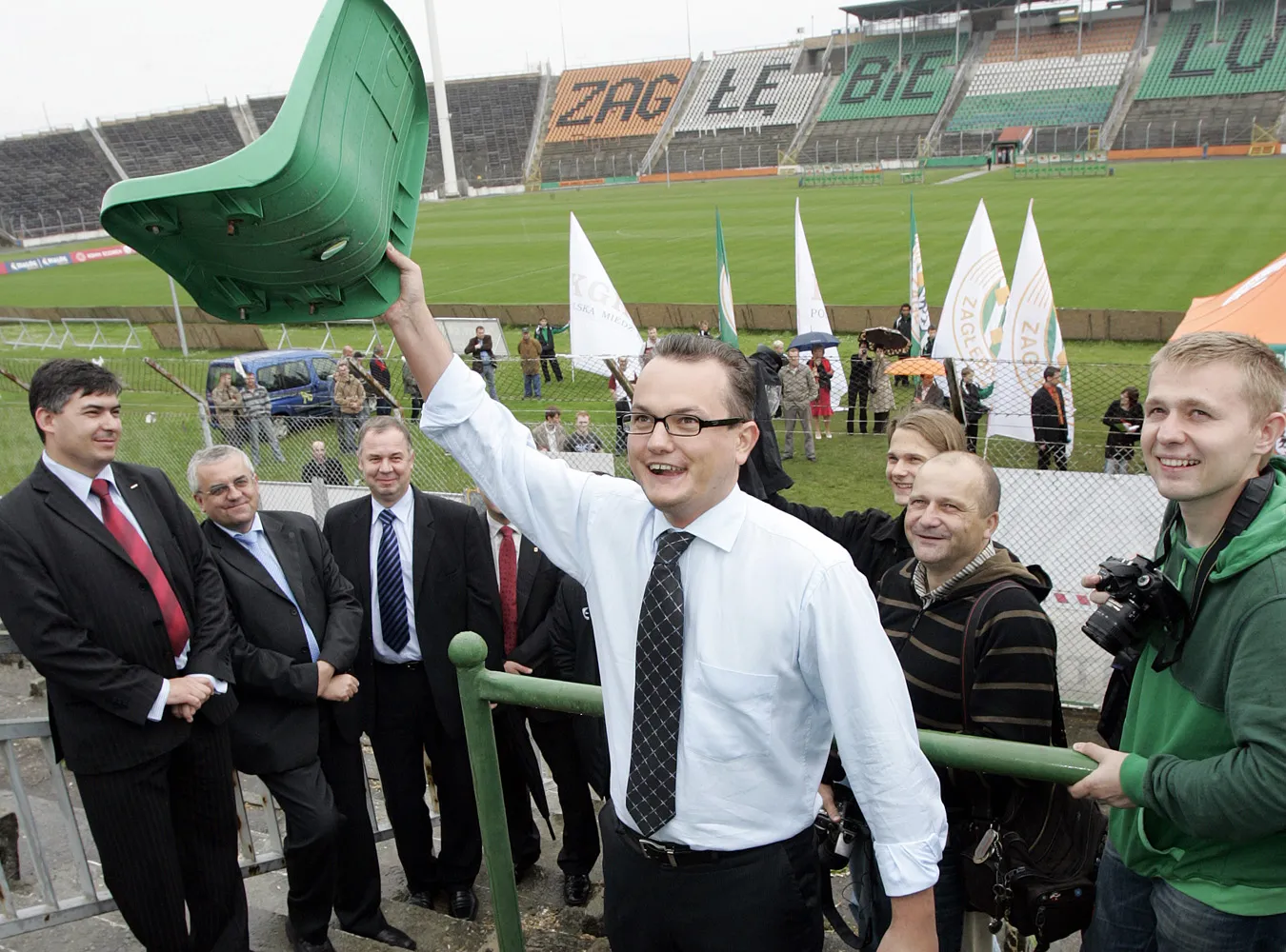 Miliony dla piłkarzy Zagłębia na otarcie łez