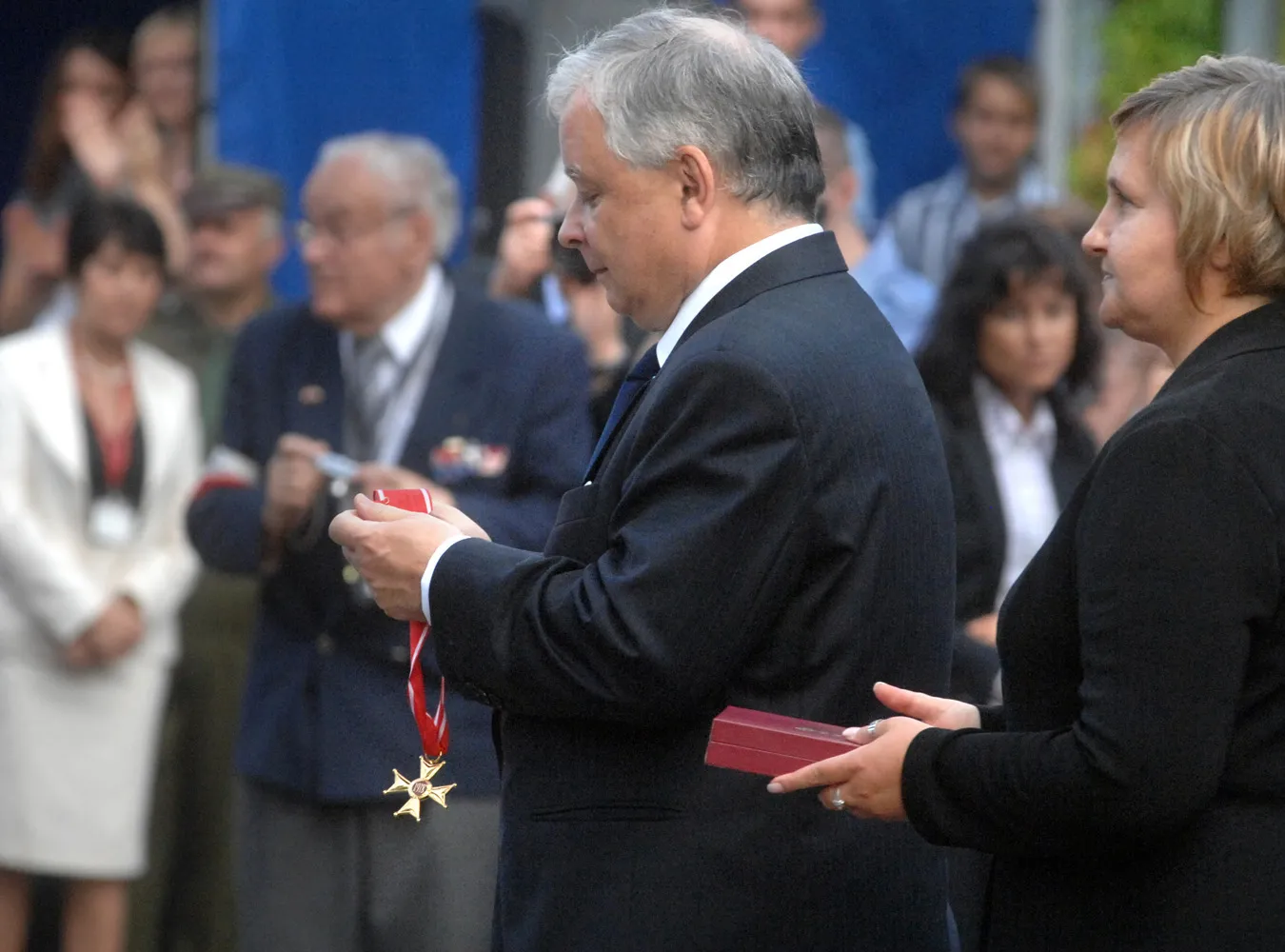 Prezydent boi się, że ordery trafią do agentów SB