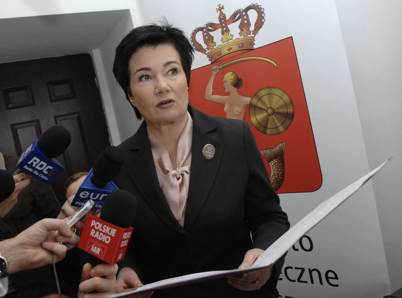 Gronkiewicz-Waltz stawia się Schetynie