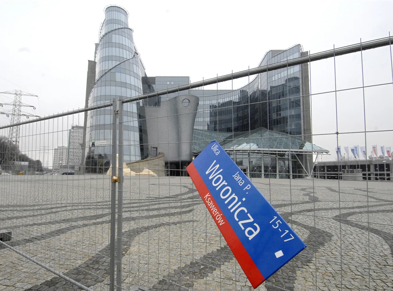 Polacy nie zbojkotowali telewizji Farfała