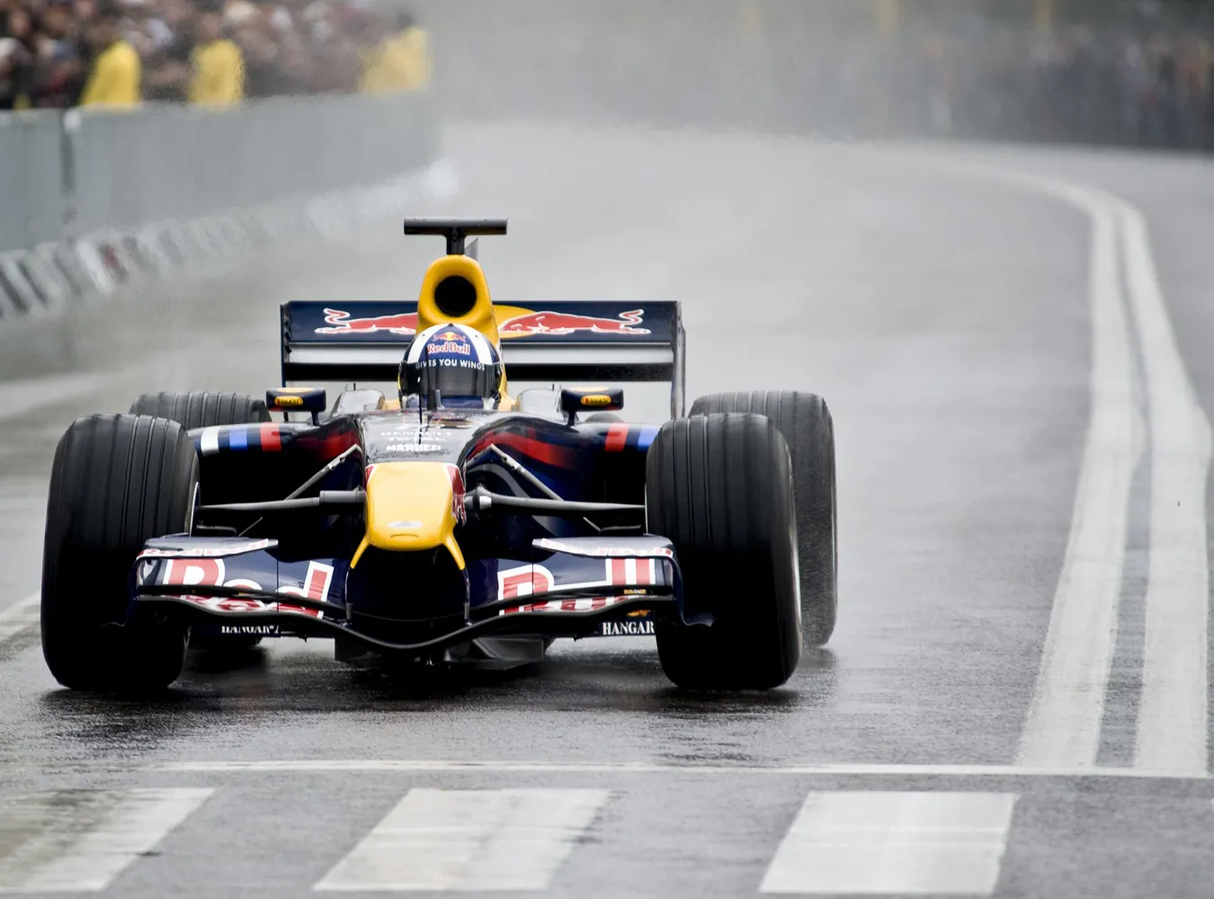 Bolidem F1 po autostradzie i do Rumunii