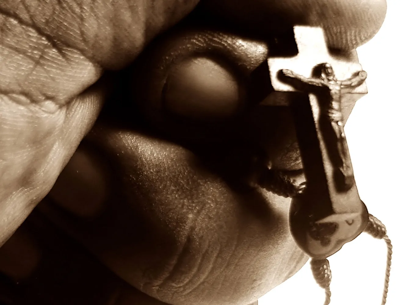 Kobiety modlą się częściej niż mężczyźni