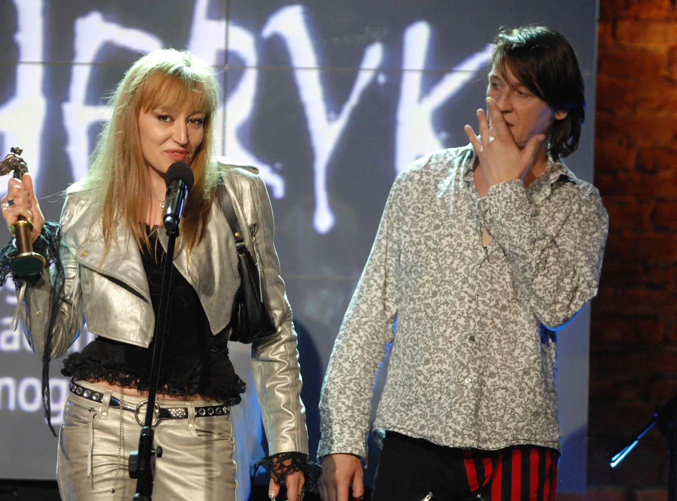 "Każda żona to dziwka, tyle że droższa"