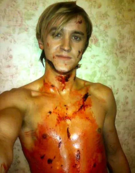 Gwiazda "Harry'ego Pottera" pozuje we krwi