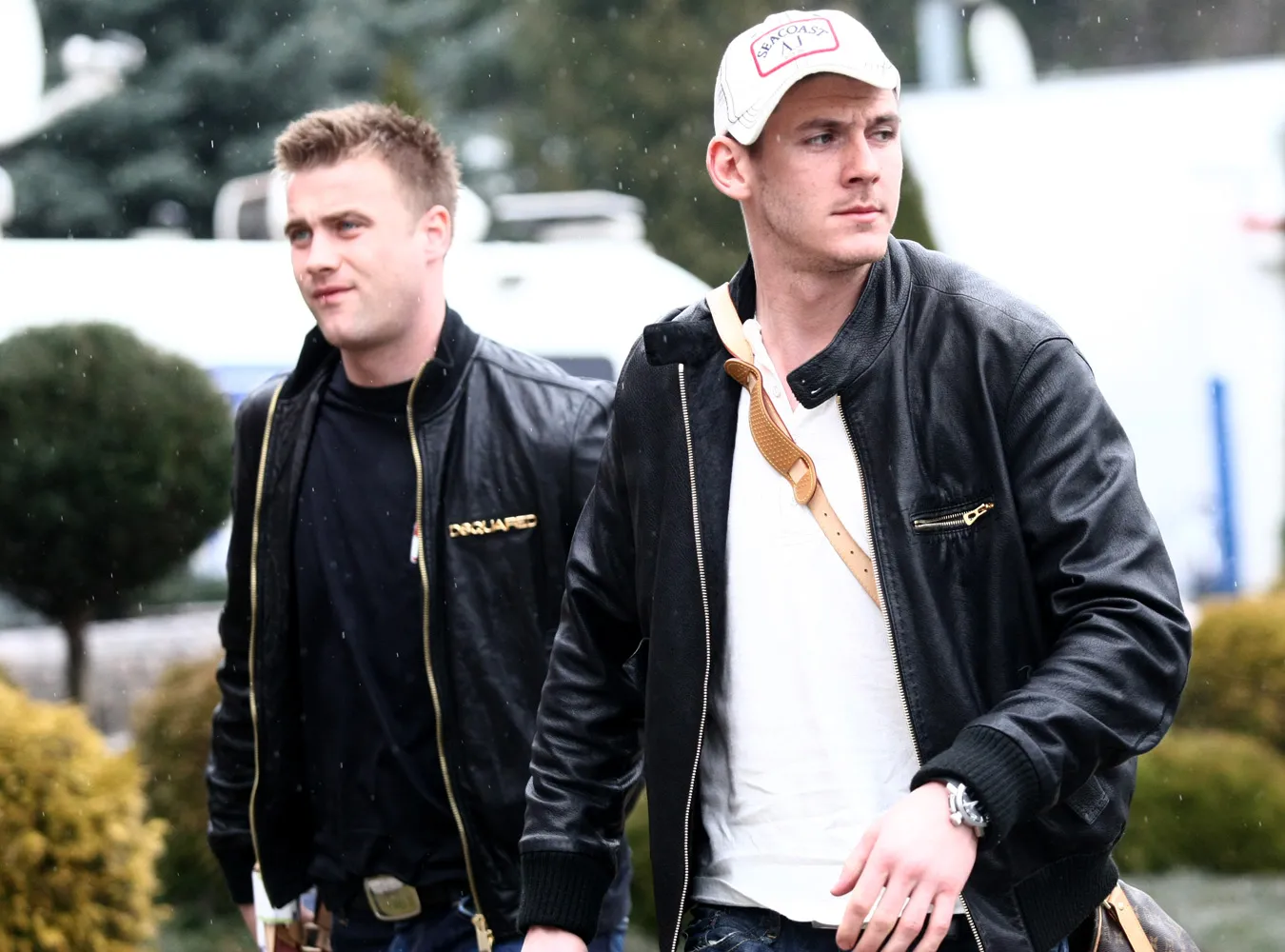 Deszcz i wiatr przeszkadzają kadrze Leo