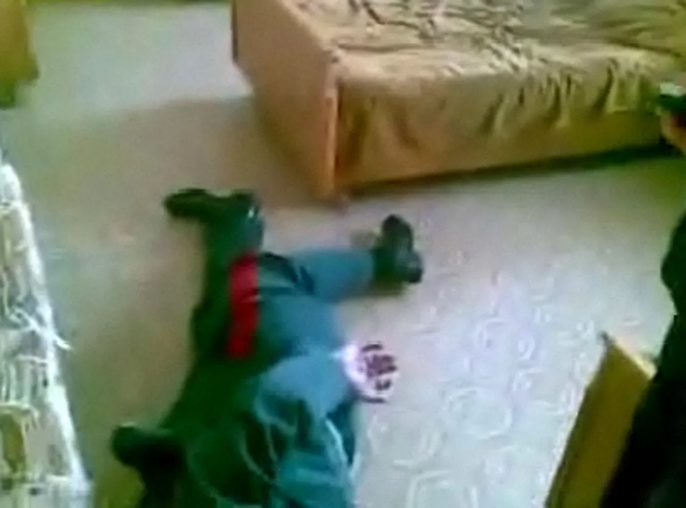 Rosyjski generał chrapie na podłodze