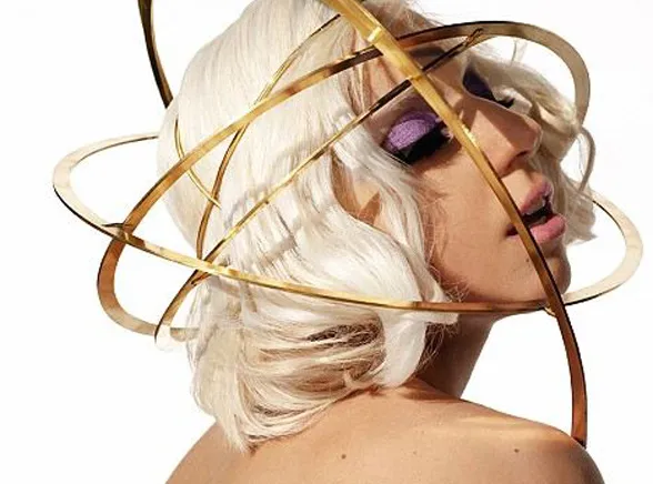 Lady Gaga - kosmiczne topless