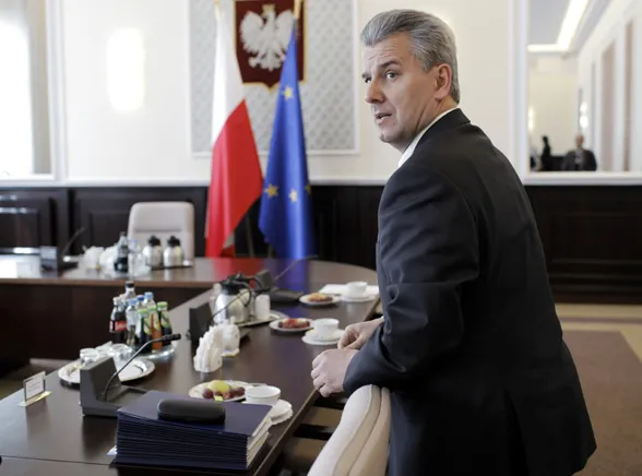 PiS żąda głowy Grabarczyka przed wakacjami