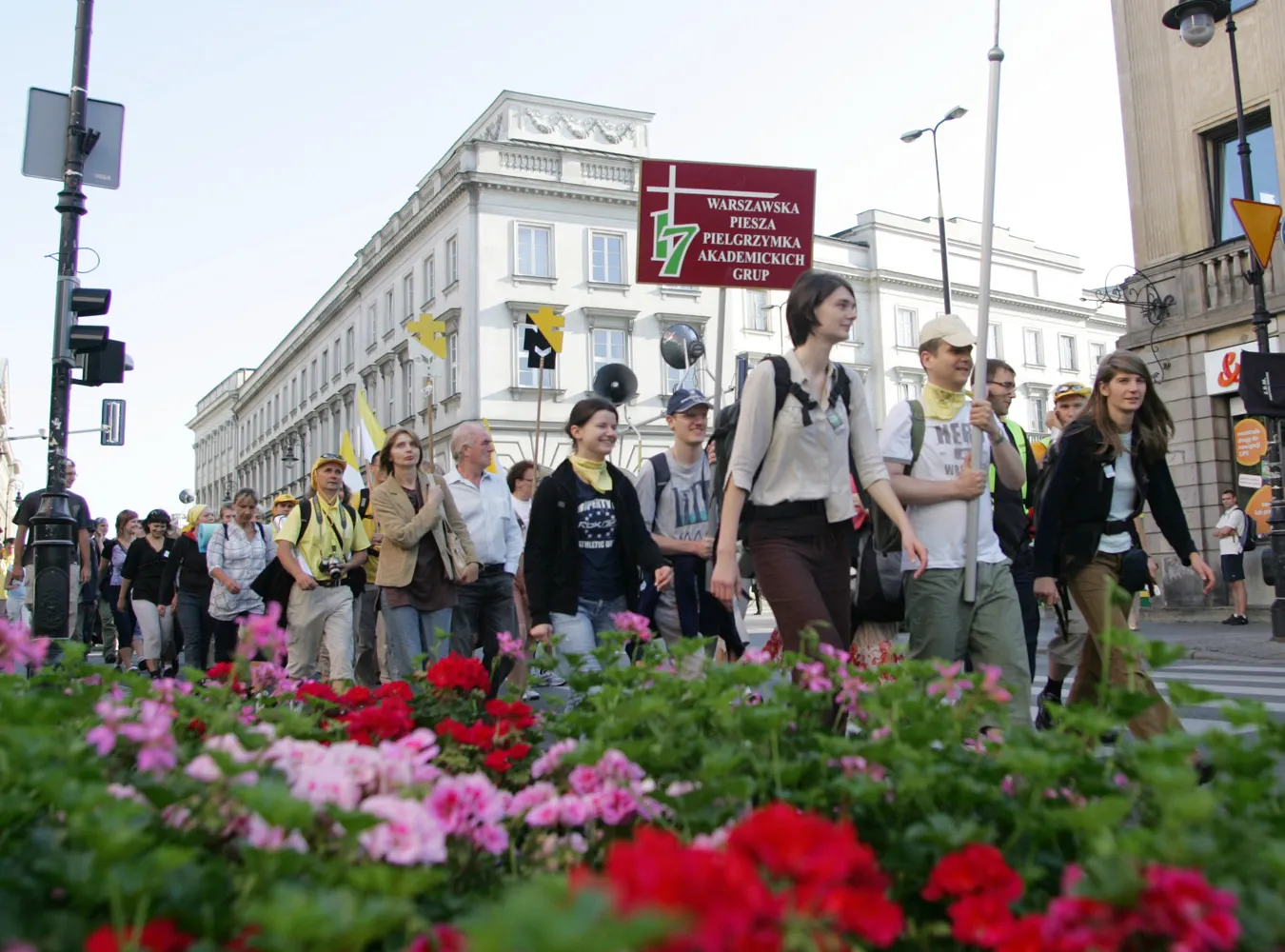 Ulicami Warszawy przeszły tysiące pątników