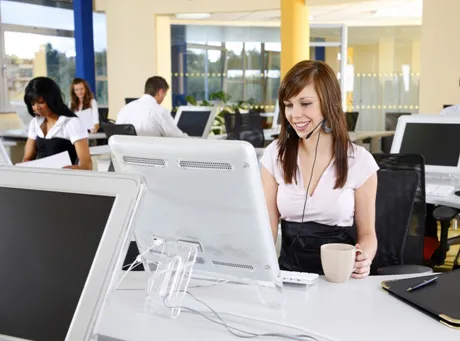 Absolwent na stażu jak tania siła robocza