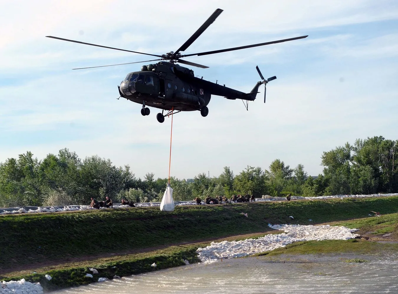 Puszczają wały. Jeden po drugim