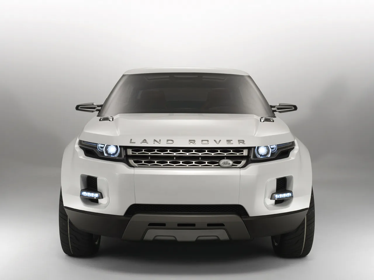 fr_land_rover_lrx_14_33837a_63652.jpg