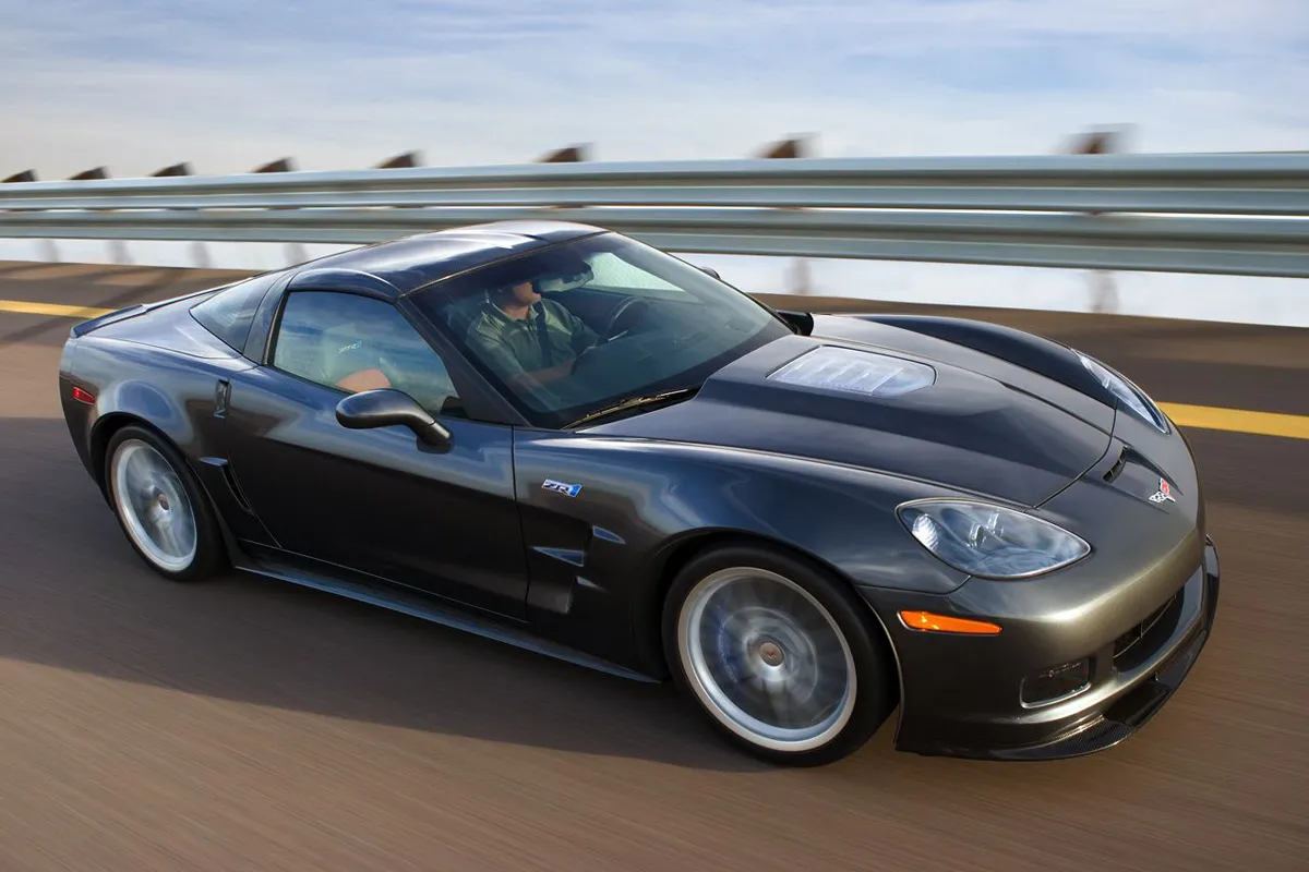chevy_corvette_zr1_m_36620a_75836.jpg