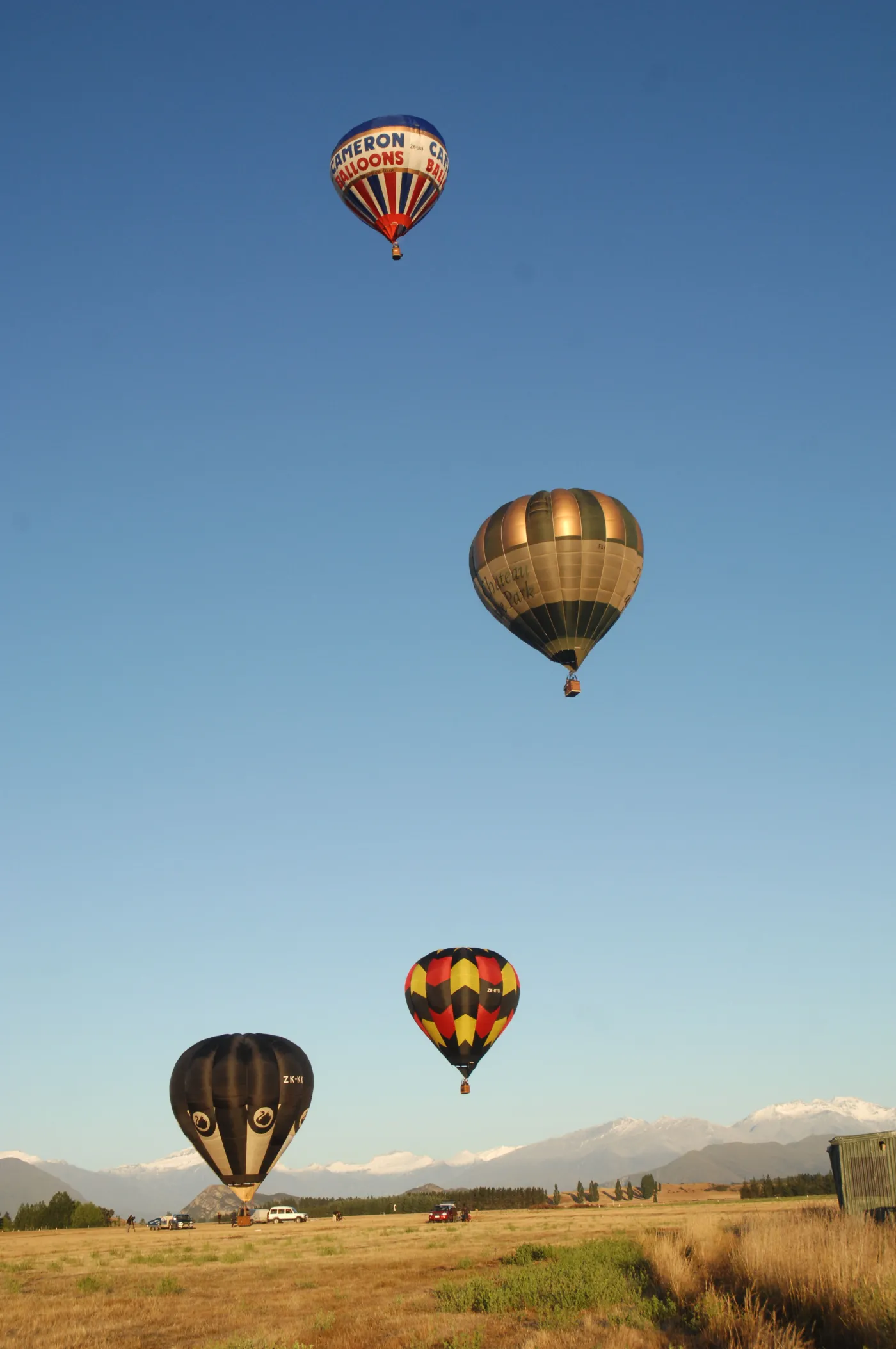 hot_air_balloons_ove_38980a_84514.jpg
