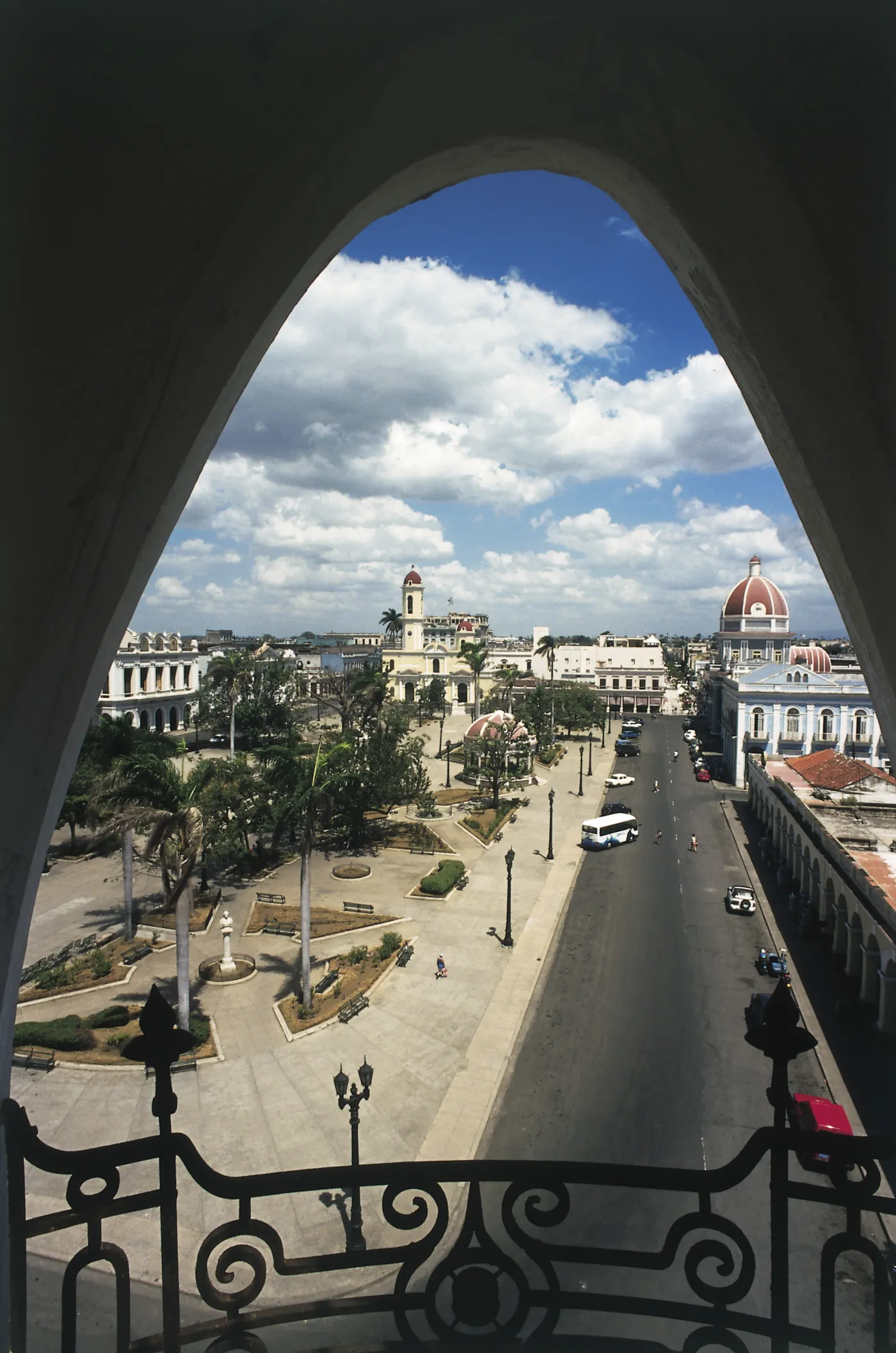 fr_cuba_ciudad_cienf_74522a_216485.jpg