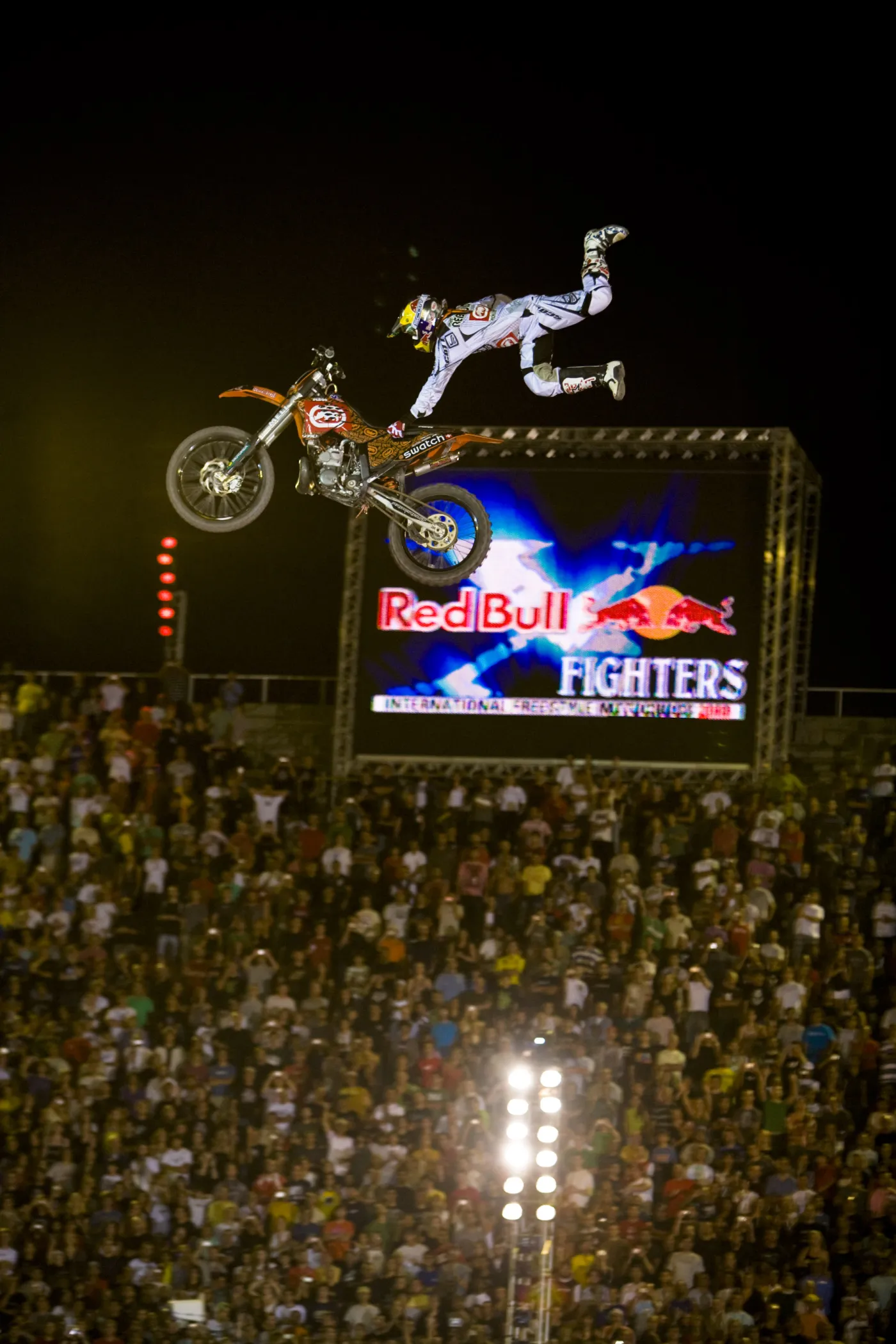 redbull_x_fighters_r_81335a_245181.jpg