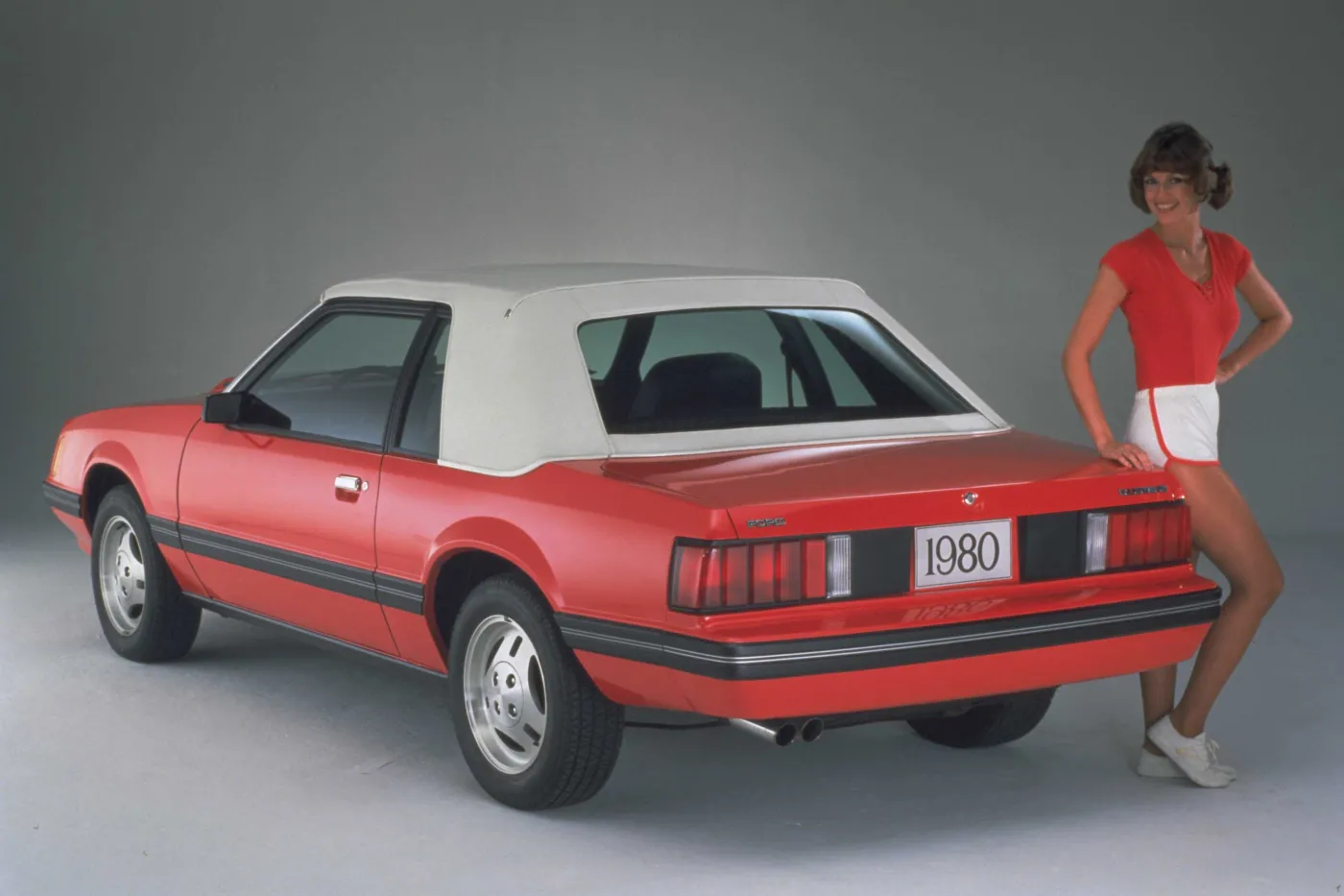 1980_ford_mustang_106748a_368383.jpg