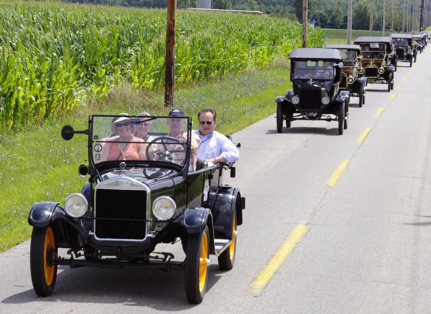 fr_modelt100_aniv_d_107560a_371832.jpg