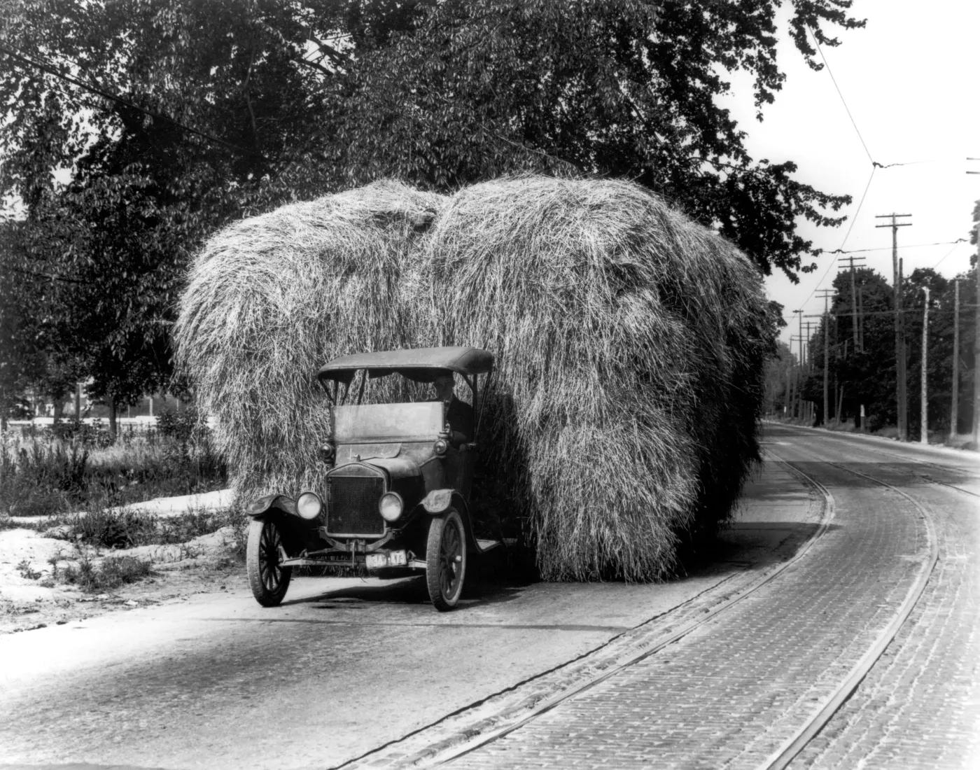 the_model_tt_truck_107552a_371700.jpg