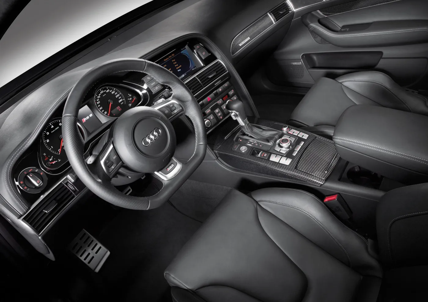 audi_rs_6_innenraum_113518a_399894.jpg