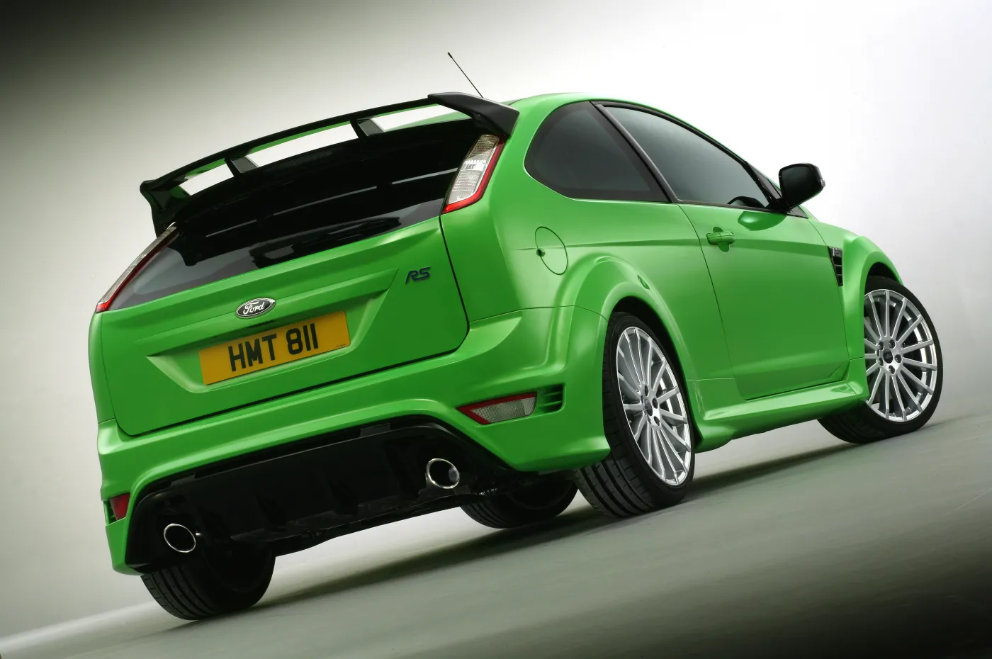 2009_ford_focus_rs_121716a_541783.jpg