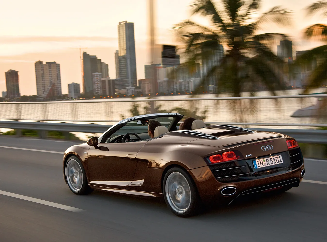 audi_r8_spyder_fahr_246034a_968774.jpg