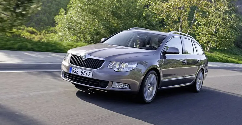 fr_skoda_superb_est_245707a_958965.jpg