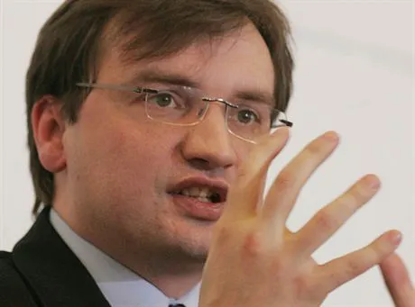 Opozycja: Odwołać Ziobrę; PiS: Nie wierzyć Lepperowi