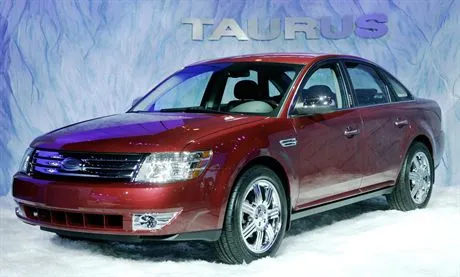 nowy_ford_taurus_bli_2032a_1364310.jpg