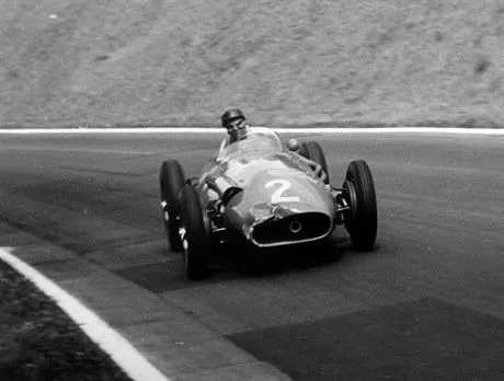 fangio_w_maserati_n_6881a_1405419.jpg