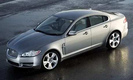jaguar_xf_nied_ugo_8286a_1414158.jpg