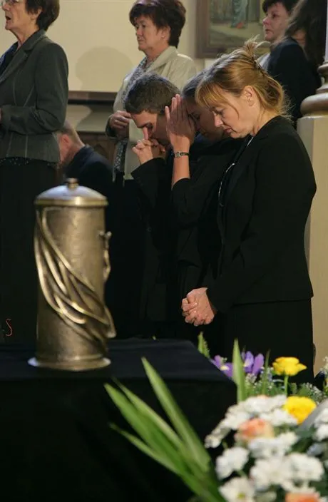 ceremonia_pogrzebowa_8397a_1415446.jpg