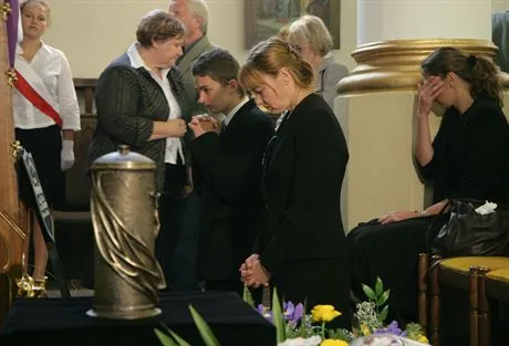 ceremonia_pogrzebowa_8398a_1415426.jpg