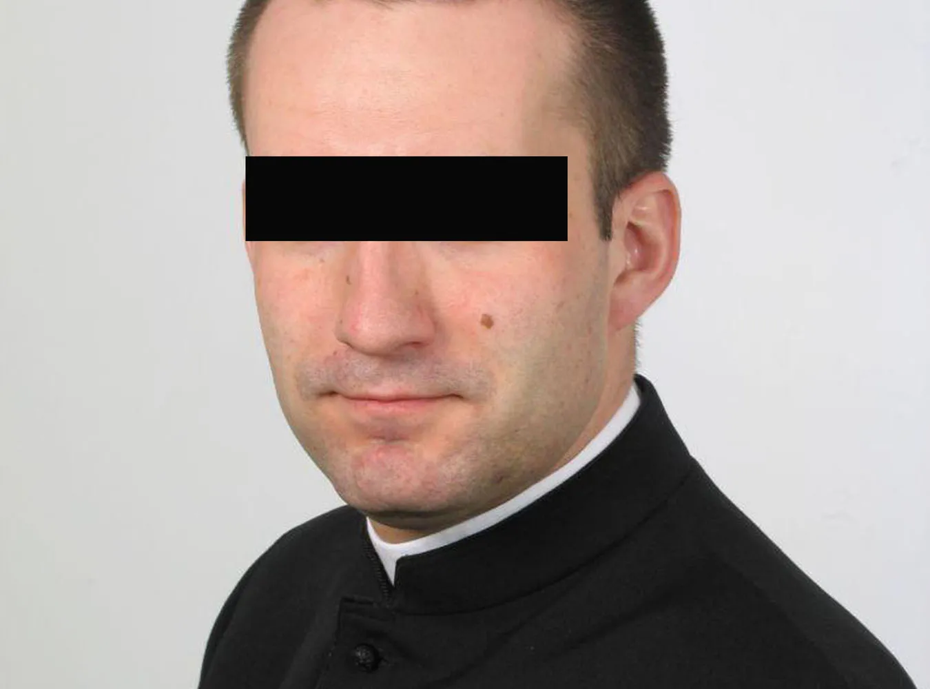 Ksiądz pedofil gwałcił 13-latkę