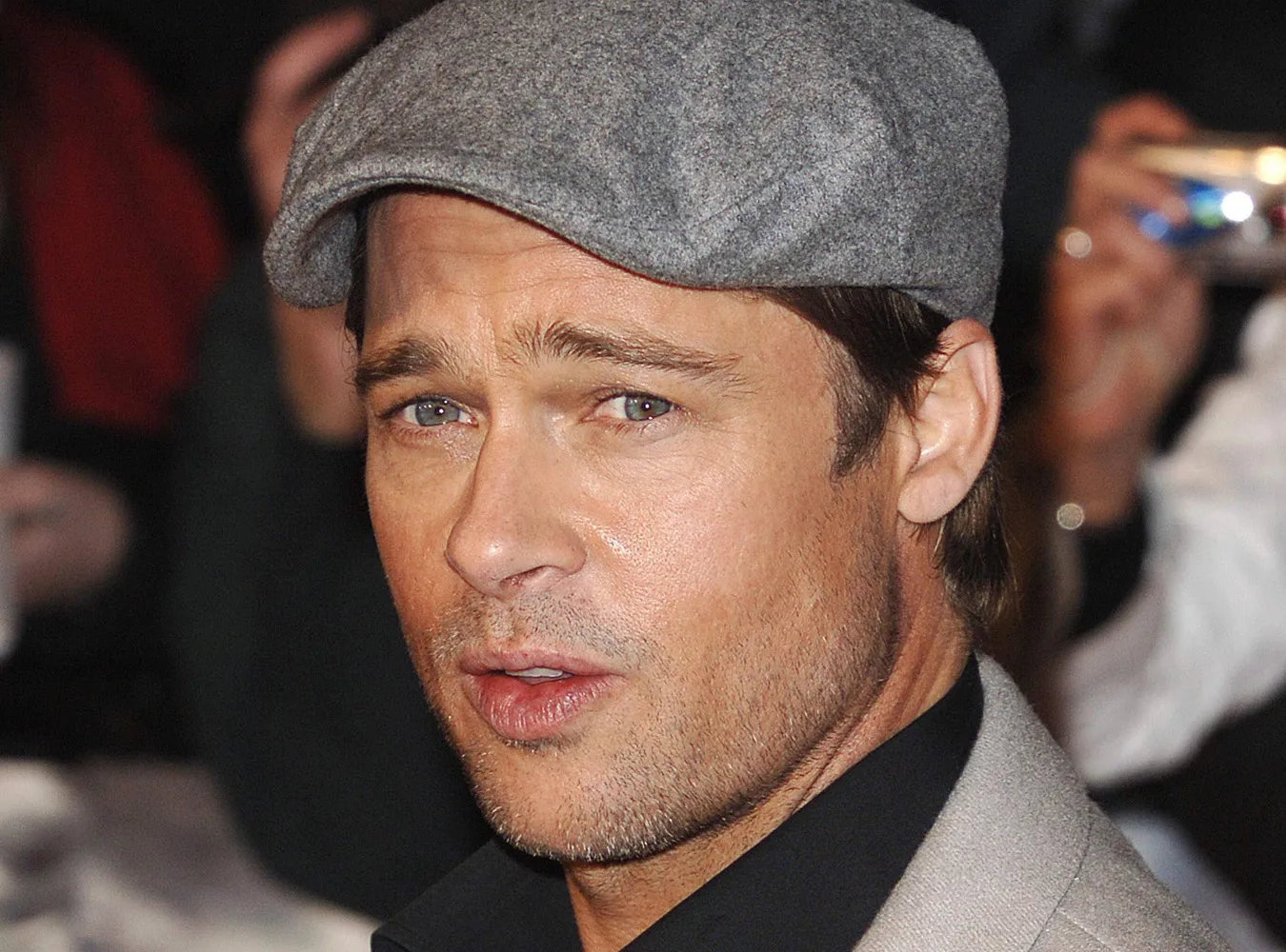 U.S. actor Brad Pitt poses at the premiere of  quot;Beowulf quot; in London November 11, 2007. REUTERSAnthony Harvey  BRITAIN
