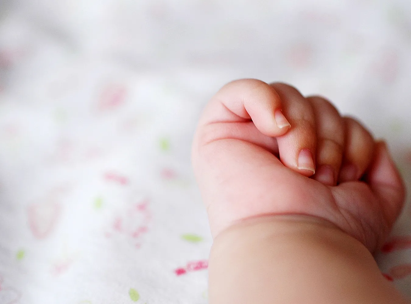 Pozostawione w samochodzie dziecko zmarło od upału