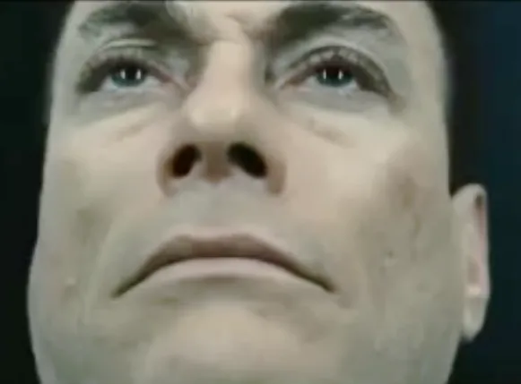 Zobacz, jak się bije 50-letni Van Damme