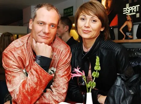 WARSZAWA 21.10.2004 100 LAT COTY - PROMOCJA ZAPACHU LIFE BY ESPRIT, POKAZ MODY ESPRITFOT. WOJTEK PROKOPCZUKPiotr i Ewa Zelt