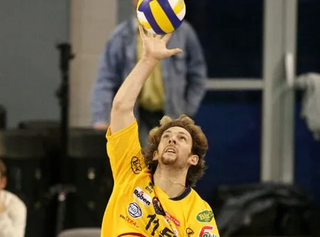 6102007 BELCHATOW SIATKOWKA POLSKA LIGA SIATKOWKI PGE SKRA BELCHATOW JASTRZEBSKI WEGIEL NZ L STEPHANE ANTIGA FOTO KAMIL KRASZEWSKI APPA